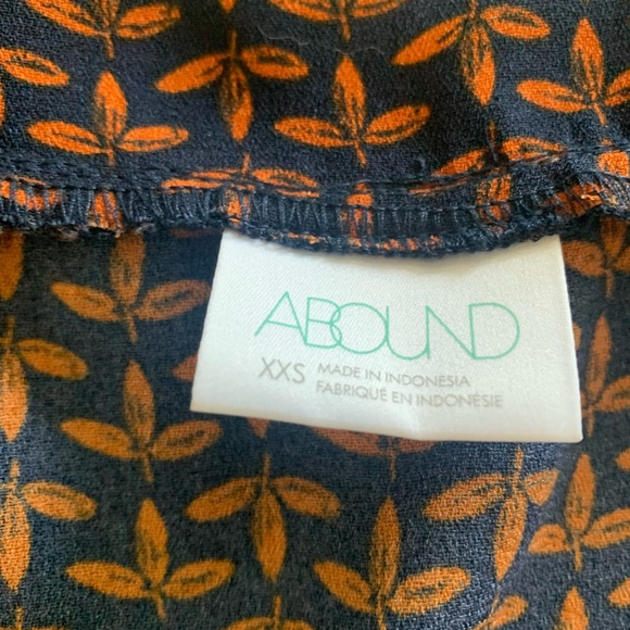 Abound Printed Wrap Top - Size XXS - Picture 4 of 5